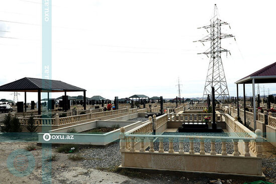 Bakıda qəbiristanlıqda bıçaqlanma oldu: Cinayətkar axtarılır