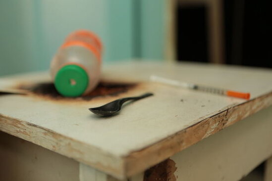 Paytaxtın mərkəzi poliklinikası narkomanların YUVASINA çevrilib: ŞOK GÖRÜNTÜLƏR - FOTO/VİDEO