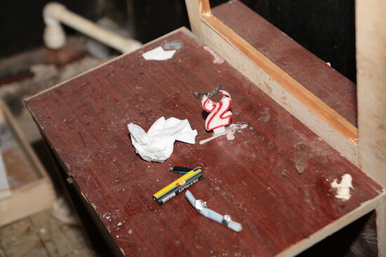 Paytaxtın mərkəzi poliklinikası narkomanların YUVASINA çevrilib: ŞOK GÖRÜNTÜLƏR - FOTO/VİDEO