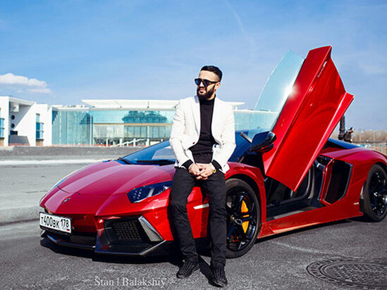 Bakıda görünməmiş izdiham yaşadan Hüseyn Həsənov kimdir? - VİDEO