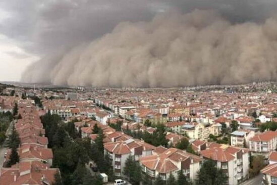 İstanbulu örtən toz dumanı təyyarədən görüntüləndi - FOTO/VİDEO