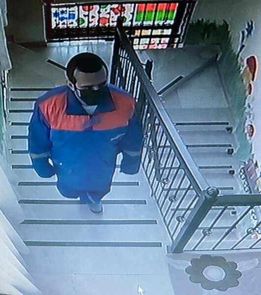 Bakıda qapı-qapı gəzib 80 AZN tələb edən bu şəxsə pul verməyin - FOTO