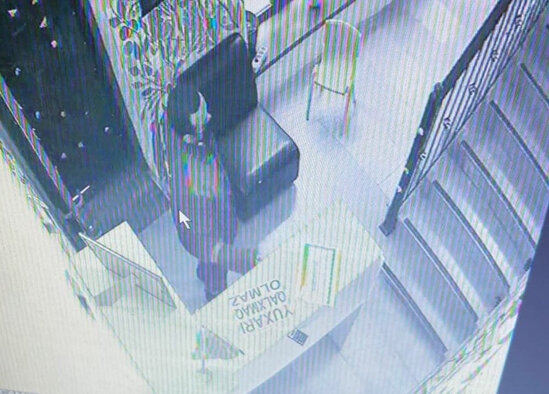 Bakıda qapı-qapı gəzib 80 AZN tələb edən bu şəxsə pul verməyin - FOTO