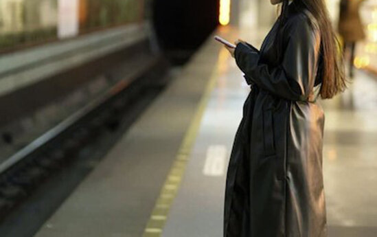 Metro tunelində qaçan qızlar bacı imiş - ""TikTok" çəkirdik"