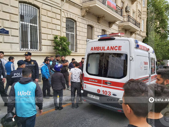 Bakıda "Prius" kuryeri vurub xəstəxanalıq etdi - FOTO