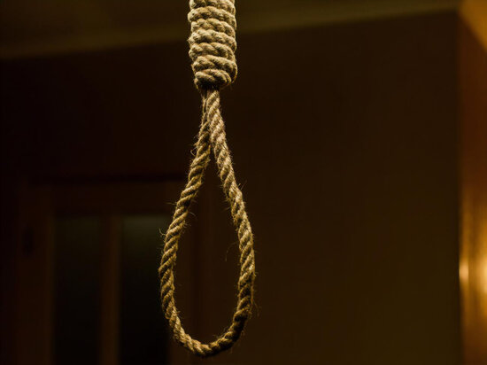 Azərbaycanda anasıgilə qonaq gedən qadın orada intihar edib