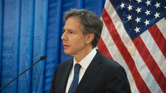 Dövlət katibi koronavirusa yoluxdu