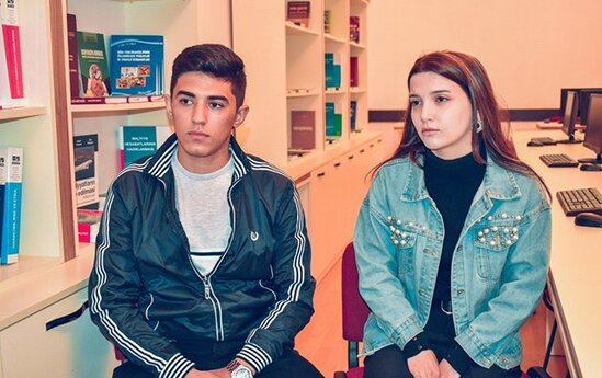 Gəncə terrorunda valideynlərini itirən Sevillə onu xilas edən nişanlısı danışdı - FOTOLAR