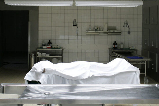 Bakıda mənzildən qadın meyiti tapıldı