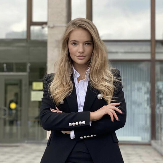 Peskovun 24 yaşlı qızı biznesləri ilə gündəmdə...