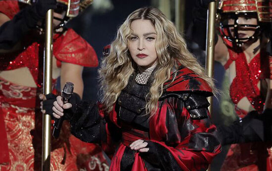 Madonna illər sonra Papaya müraciət etdi - "Görüşə bilərik?"