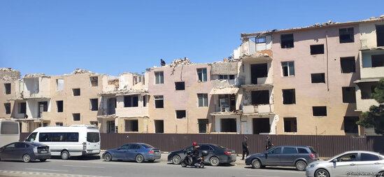 Bakının bu rayonunda binalar sökülür - FOTO