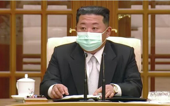 Kim Çen In ilk dəfə tibbi maskada görüntüləndi - Video