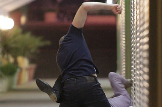 Azərbaycanda vəzifəli şəxsləri döydülər