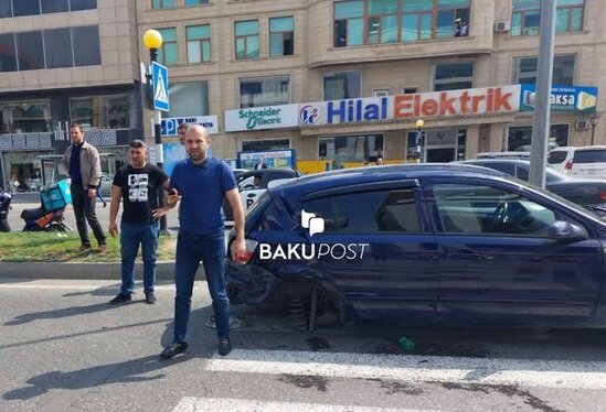 Bakıda AĞIR QƏZA: Altı avtomobil bir-birinə çırpıldı - FOTO