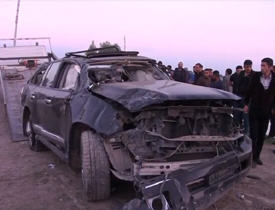 Azərbaycanda ağır yol qəzası: İş adamı həlak oldu - VİDEO