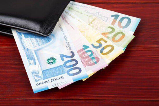 Bakıda orta aylıq əməkhaqqı artıb - 1040 manat
