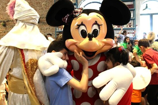 Leyla Əliyeva Gəncədə uşaqlara şənlik bəxş etdi - FOTO