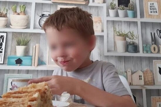 Rusiyalı kişinin oğlunu çayda batırmaq üçün çantada daşımasının görüntüləri yayıldı - FOTO/VİDEO
