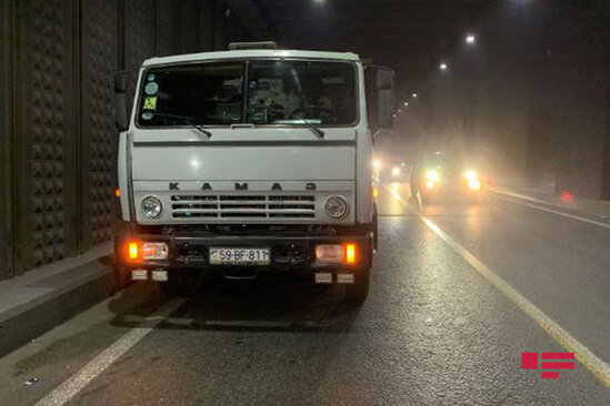 İki "KamAZ" toqquşdu, yolda tıxac yarandı – FOTO
