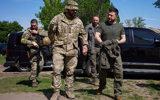 Zelenski ön cəbhəyə getdi - FOTOLAR