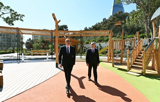 Prezident Bakıda yeni salınmış parkda - FOTOLAR