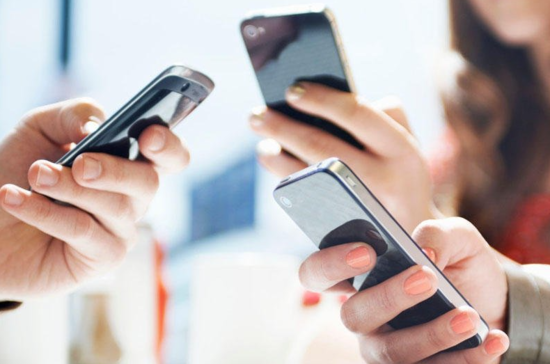 Telefonlarla bağlı XƏBƏRDARLIQ - Belə istifadə ömrü qısaldır...