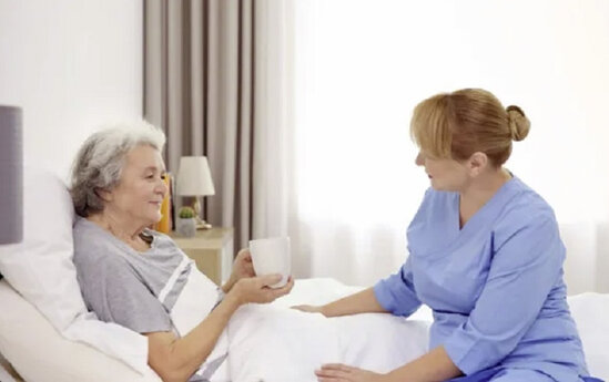 Bakıda xəstə baxıcısı evdən 200 minə yaxın pul oğurlayıb