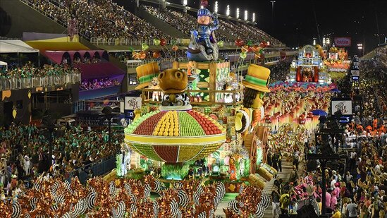 Möhtəşəm "Rio Karnavalı"ndan görüntülər - Bu VİDEO sizi Braziliyaya aparacaq