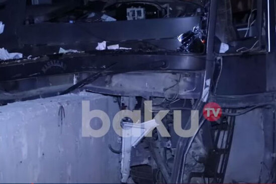 Məktəblilərin olduğu avtobusun qəzaya uğramasına görə məsuliyyəti kim daşıyır? - VİDEO