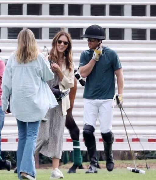 Şahzadə Harri hər kəsin gözü qarşısında atdan yıxıldı - FOTO
