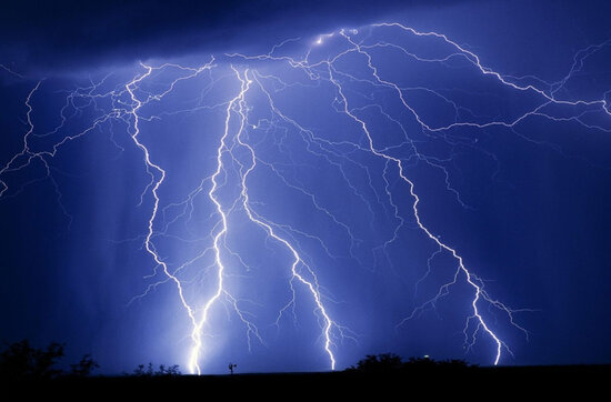 Azərbaycanda kişini ildırım vurub öldürdü