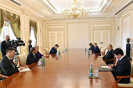 İlham Əliyev ABŞ dövlət katibinin köməkçisini qəbul edib