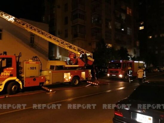 Bakıda ikimərtəbəli binada yanğın olub - YENİLƏNİB + FOTO/VİDEO