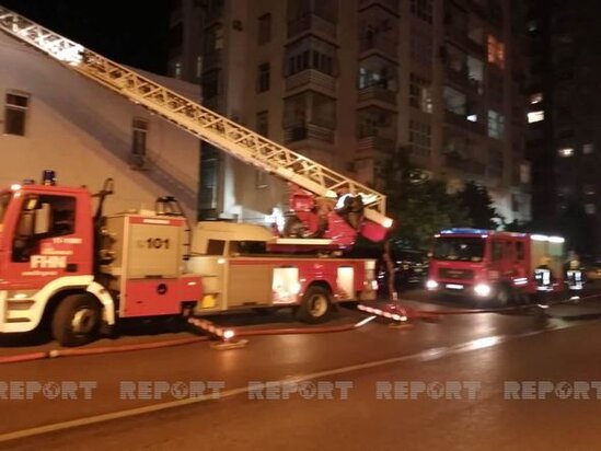 Bakıda ikimərtəbəli binada yanğın olub - YENİLƏNİB + FOTO/VİDEO