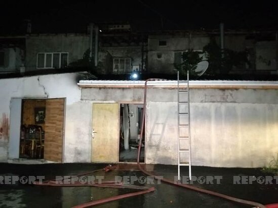 Bakıda ikimərtəbəli binada yanğın olub - YENİLƏNİB + FOTO/VİDEO