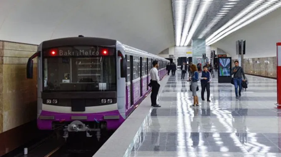Bakı metrosunda üç nəfər huşunu itirdi - YENİLƏNİB + FOTO