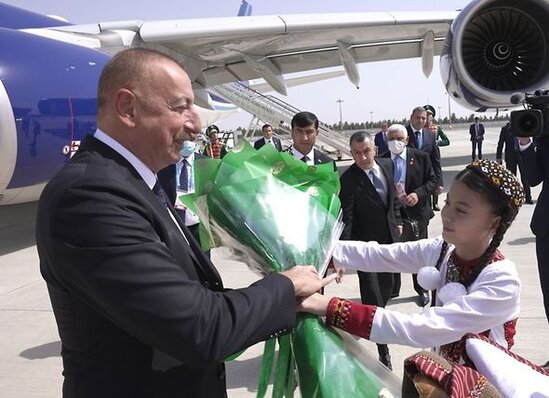 İlham Əliyev Türkmənistanda səfərdədir - FOTO