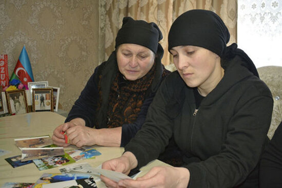 Şəhid anasını aldadıb 11 min manatını aldı