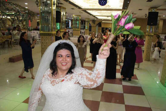 Arzusunda olduğu toy mərasimini bəysiz keçirdi - VİDEO