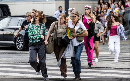 Kopenhagendə ticarət mərkəzində atışma: Ölənlər var - FOTO