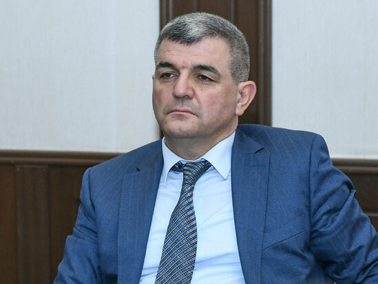 Deputata ağır itki üz verdi