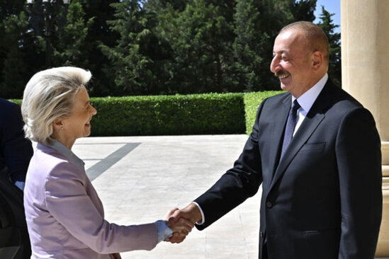 İlham Əliyevin Avropa Komissiyasının prezidenti ilə geniş tərkibdə görüşü keçirilir