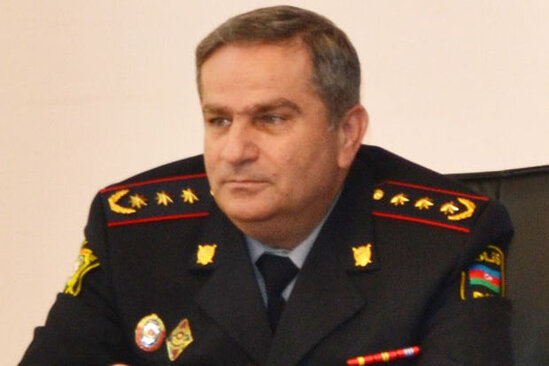 Nazir rəisi təqaüdə göndərdi