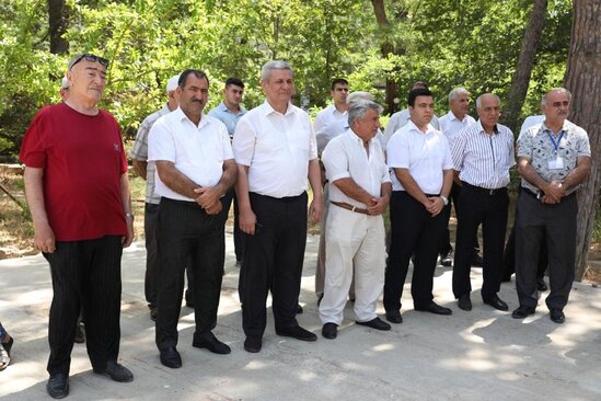 "Azəriqaz" İB-nin məsul şəxsləri Binəqədi sakinlərinin müraciətlərini dinlədi