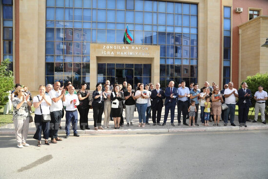 Daha 10 ailə Zəngilanın Ağalı kəndinə yola salınıb - FOTO