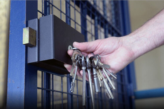 Həbsxana rəhbərliyi zorlanan dustaqları belə cəzalandırdı