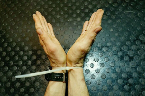 Cəbrayılda əlləri və qolları qandalla bağlanmış kişi meyiti tapıldı