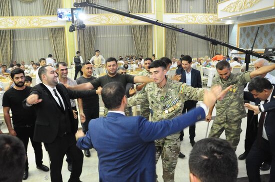 Deputat qazinin toyunda iştirak etdi - Fotolar