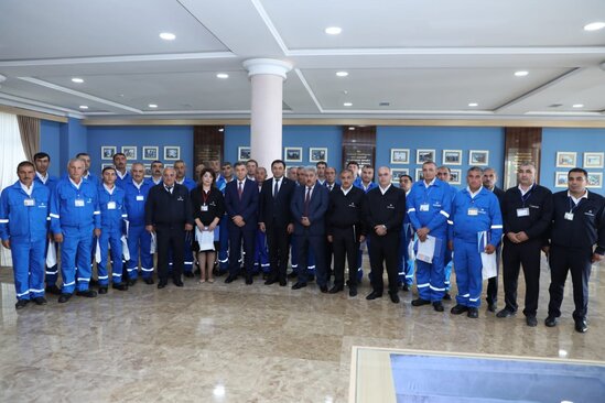 Baş direktor bir qrup Birlik əməkdaşını mükafatlandırdı